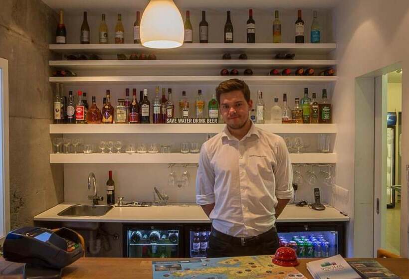 مسافرخانه Vogur Country Lodge