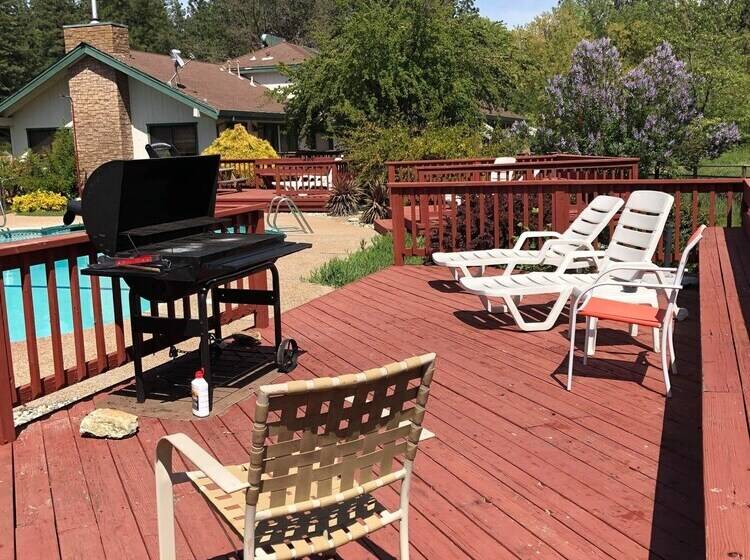 בית מלון כפרי Amador