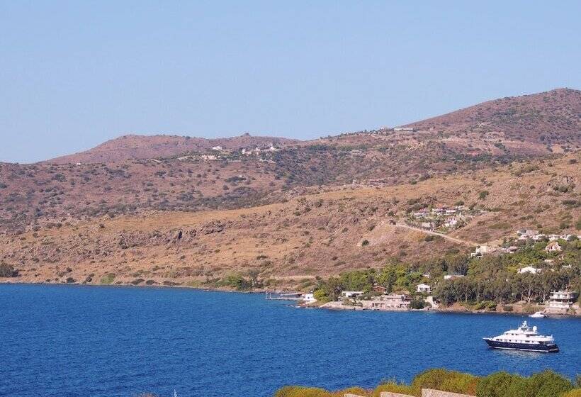 בית מלון כפרי Angelina Aegina Boutique Escape