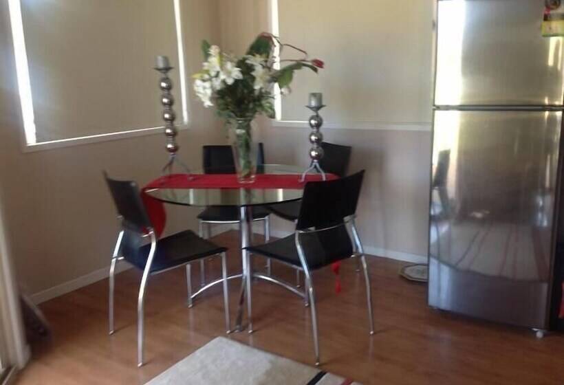 בית מלון כפרי Australian Motor Home Tourist Park Twelve Mile Creek