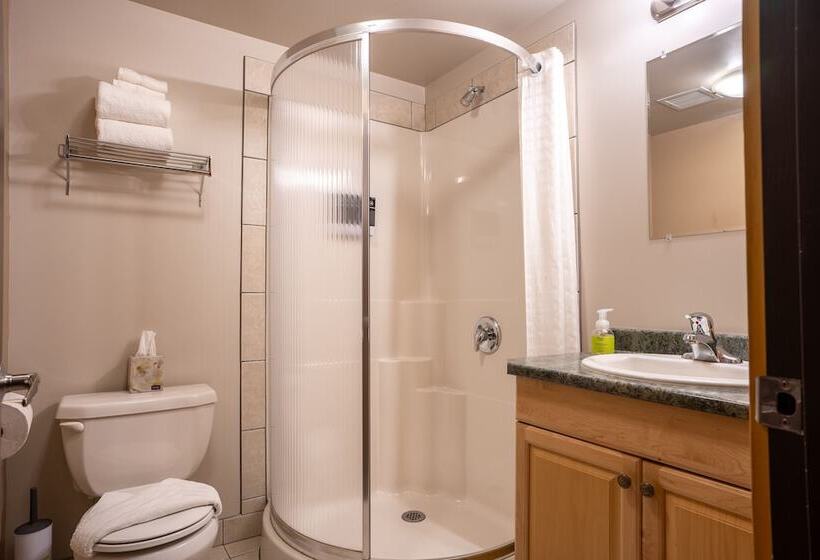 בית מלון כפרי Basecamp Lodge Golden