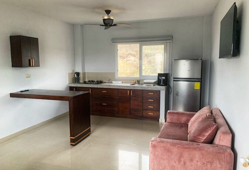 Отель Boutique Nazo