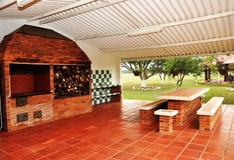 ホテル Ciudad Resort Campestre