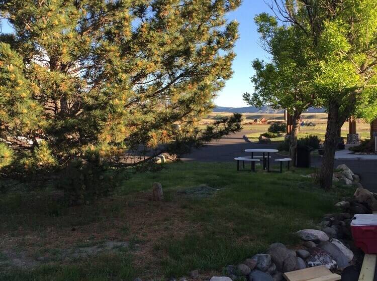 فندق Cody Holiday Lodge