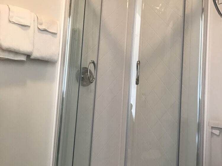 فندق Cody Holiday Lodge