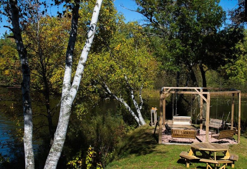 فندق Curriers Lakeview Lodge