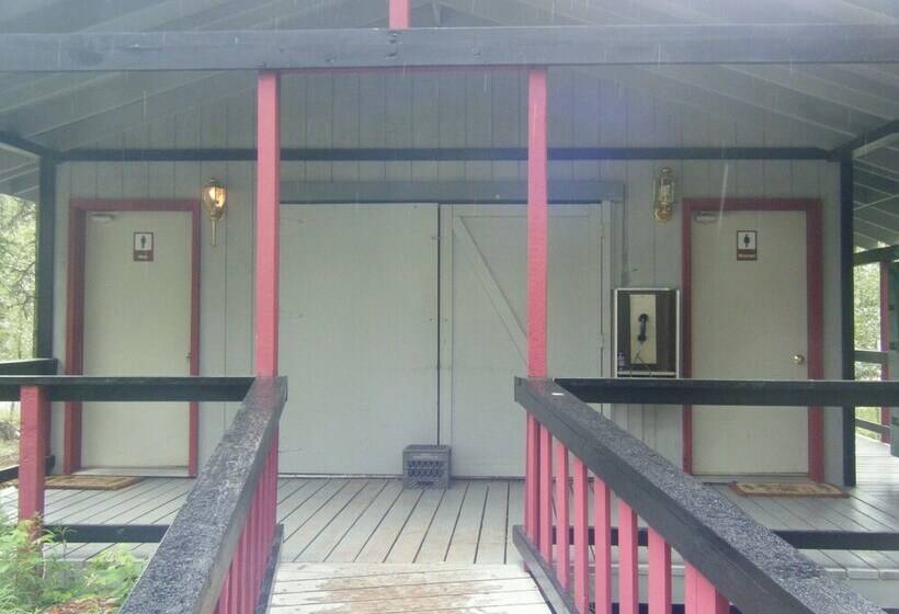 בית מלון כפרי The Perch Resort