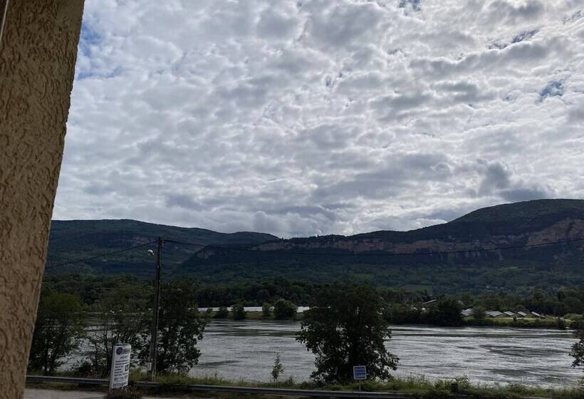 호텔 Hôtel Restaurant La Source