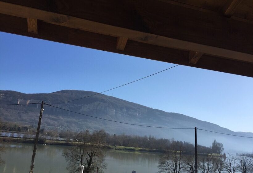 호텔 Hôtel Restaurant La Source