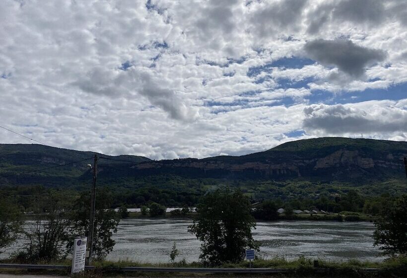 호텔 Hôtel Restaurant La Source