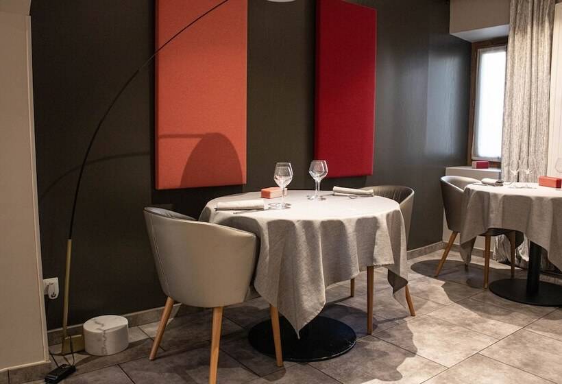 호텔 Hôtel Restaurant La Source