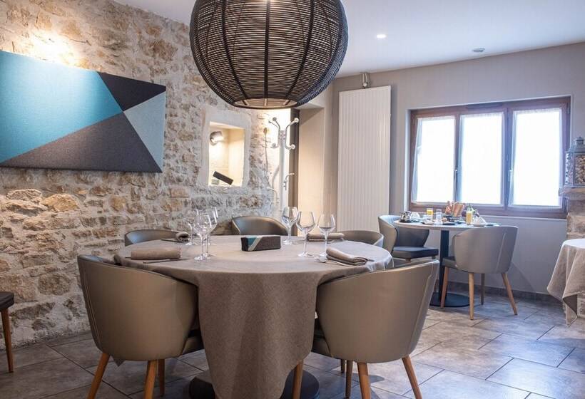 호텔 Hôtel Restaurant La Source