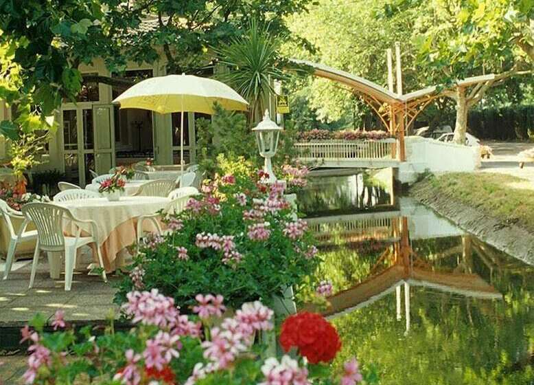 ホテル Hôtel Restaurant Robinson