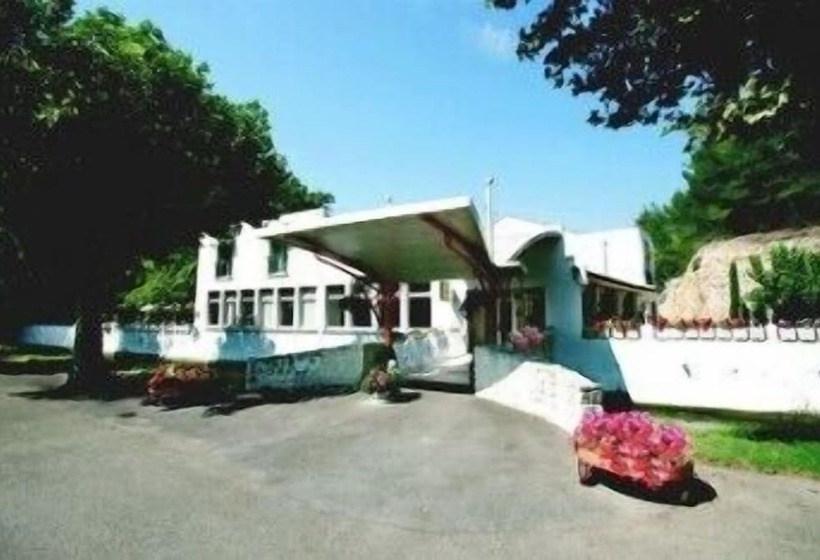 هتل Hôtel Restaurant Robinson