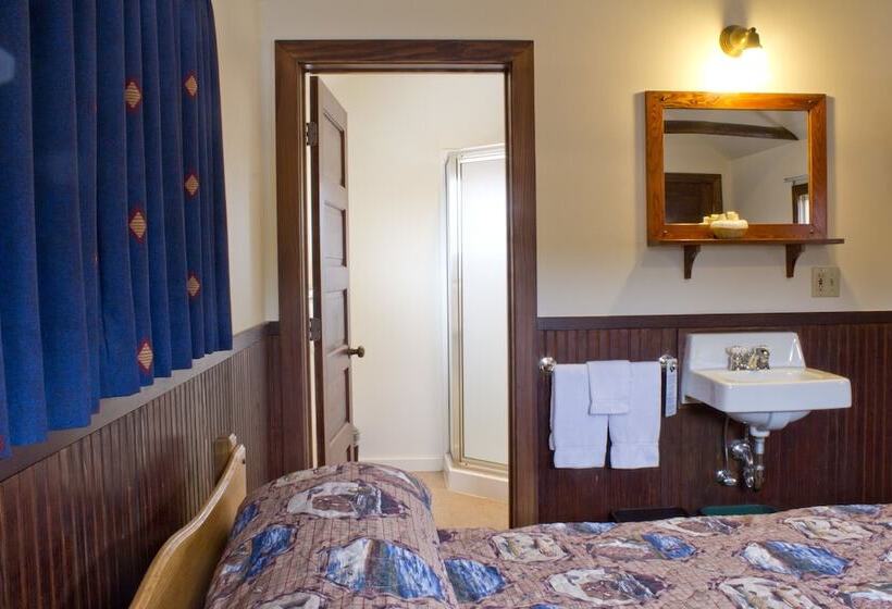 فندق Lake Lodge Cabins   Inside The Park