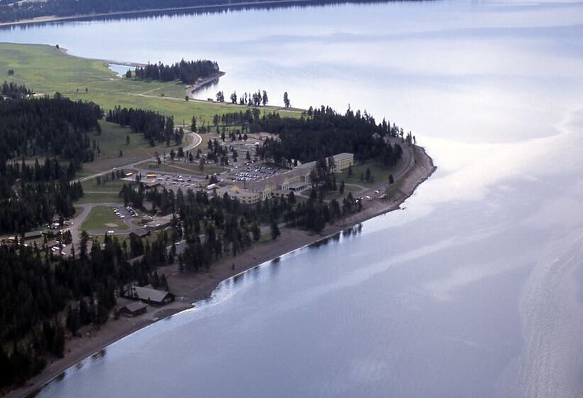 Lake Yellowstone Hotel & Cabins   Inside The Park