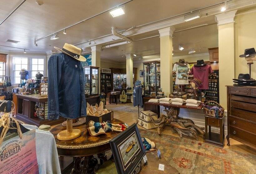 Lake Yellowstone Hotel & Cabins   Inside The Park