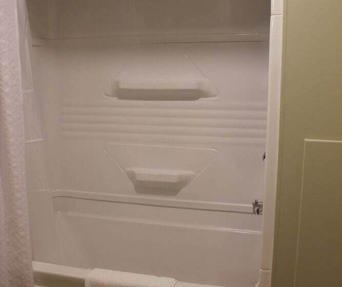 Lake Yellowstone Hotel & Cabins   Inside The Park