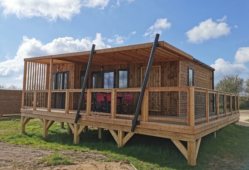 בית מלון כפרי Le Village De Cottages   Le Pôle Du Cheval Et De L âne