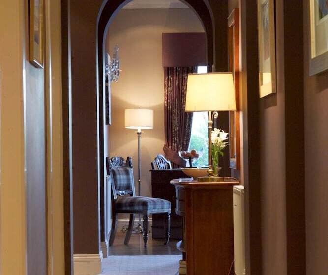 ホテル Loch Ness Lodge