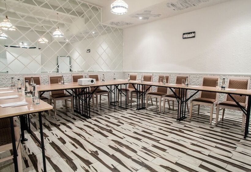 Отель Nabat Palace