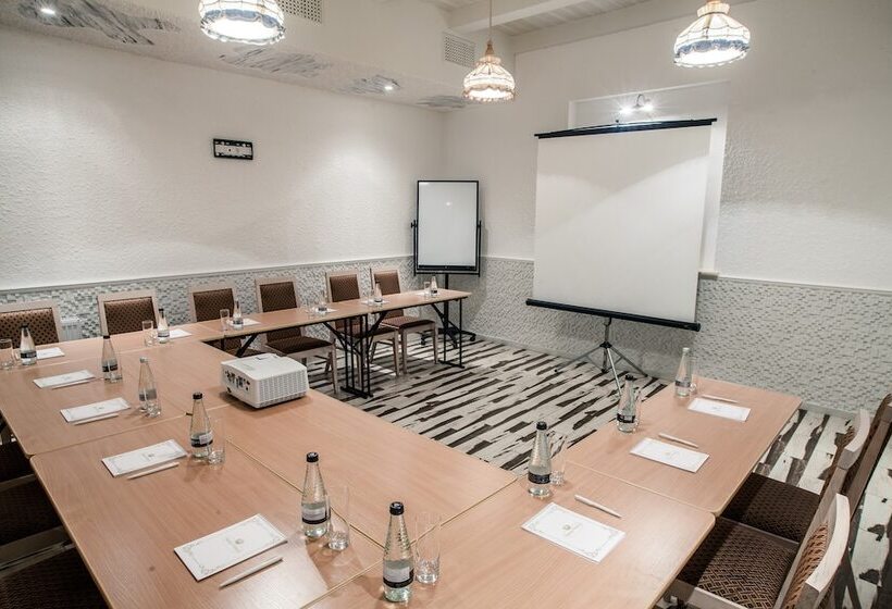 Отель Nabat Palace