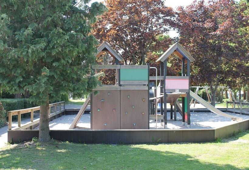 فندق Nordsjællands Feriepark & Camping