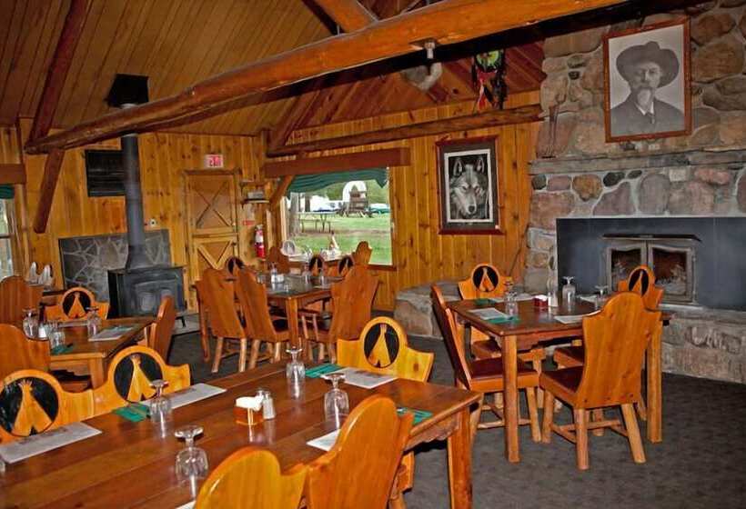 فندق Pahaska Tepee Resort