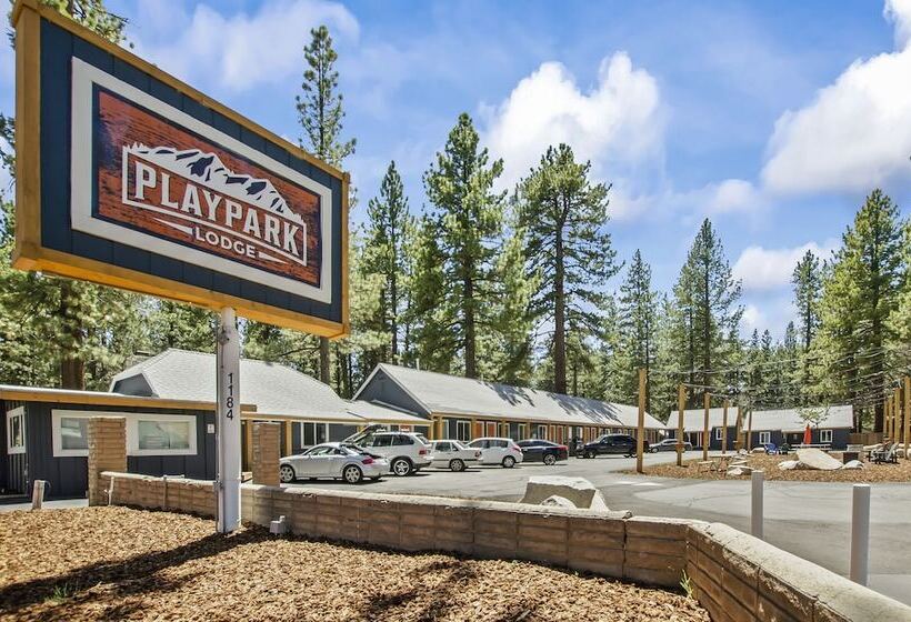 Отель Playpark Lodge