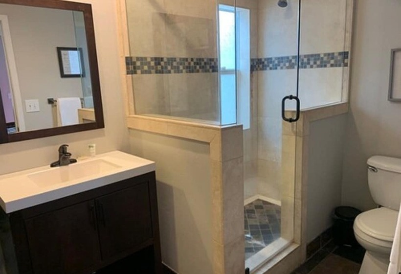 Отель Playpark Lodge