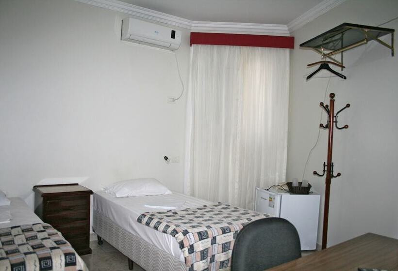 בית מלון כפרי Pousada Italia