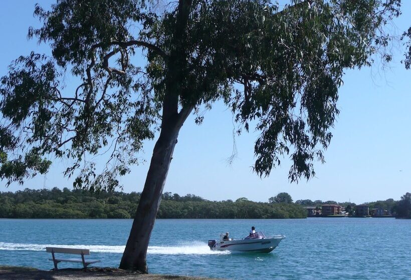 هتل River Retreat Home & Holiday Park