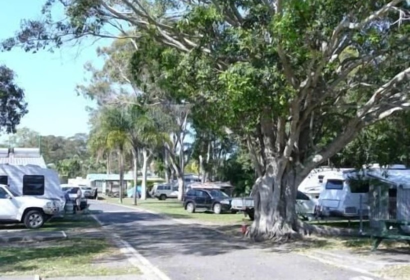 هتل River Retreat Home & Holiday Park