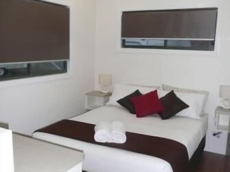 هتل River Retreat Home & Holiday Park