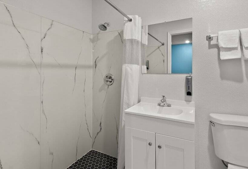 Отель Rodeway Inn