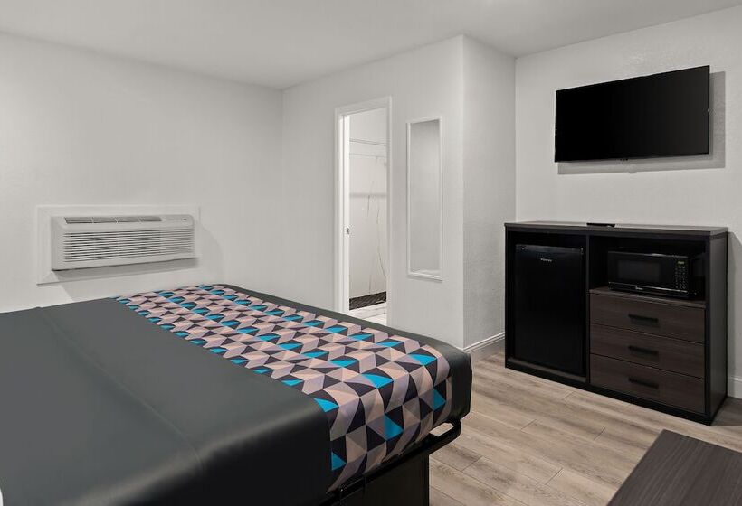 Отель Rodeway Inn