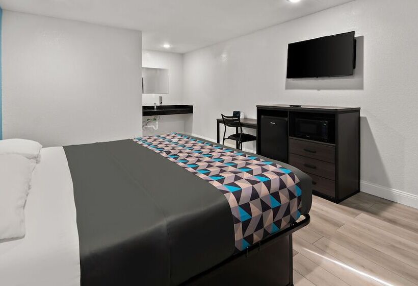 Отель Rodeway Inn