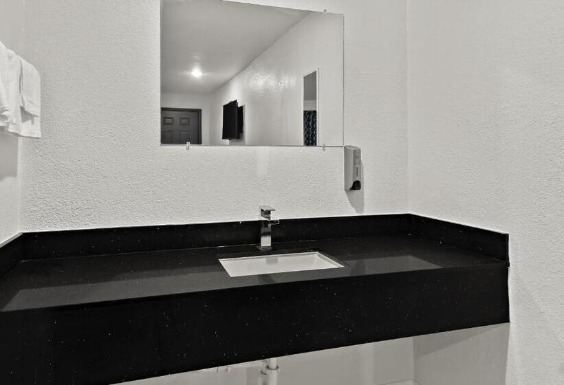 Отель Rodeway Inn