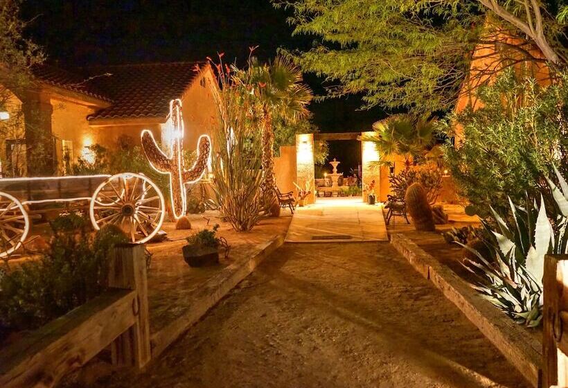 בית מלון כפרי Stagecoach Trails Guest Ranch