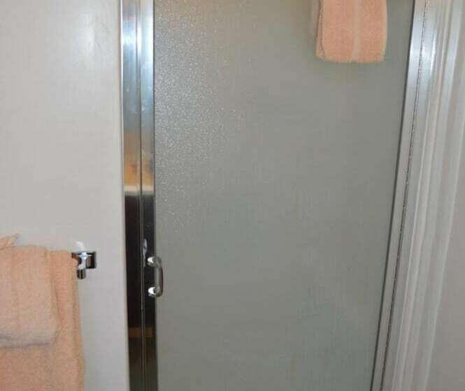 בית מלון כפרי Stony Creek Lodge