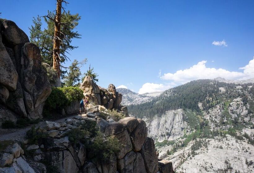 בית מלון כפרי Stony Creek Lodge