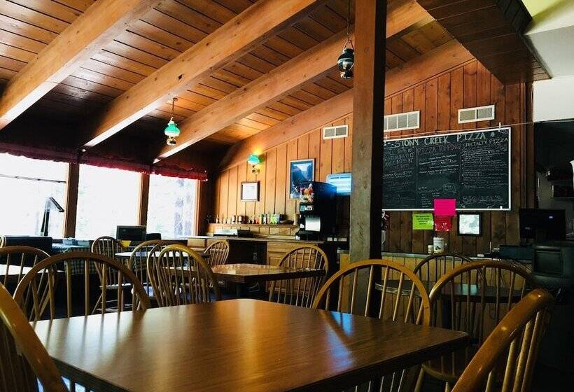 בית מלון כפרי Stony Creek Lodge