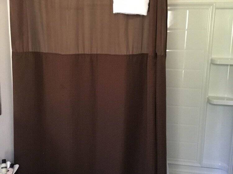 בית מלון כפרי Stony Creek Lodge