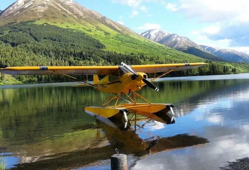 酒店 Summit Lake Lodge