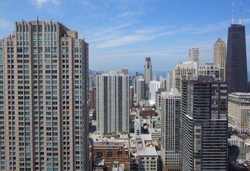 酒店 The Penthouse At Grand Plaza