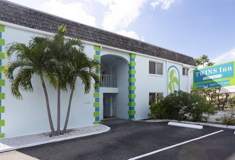 Отель Twins Inn & Apartments