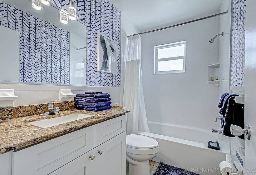 Отель Twins Inn & Apartments