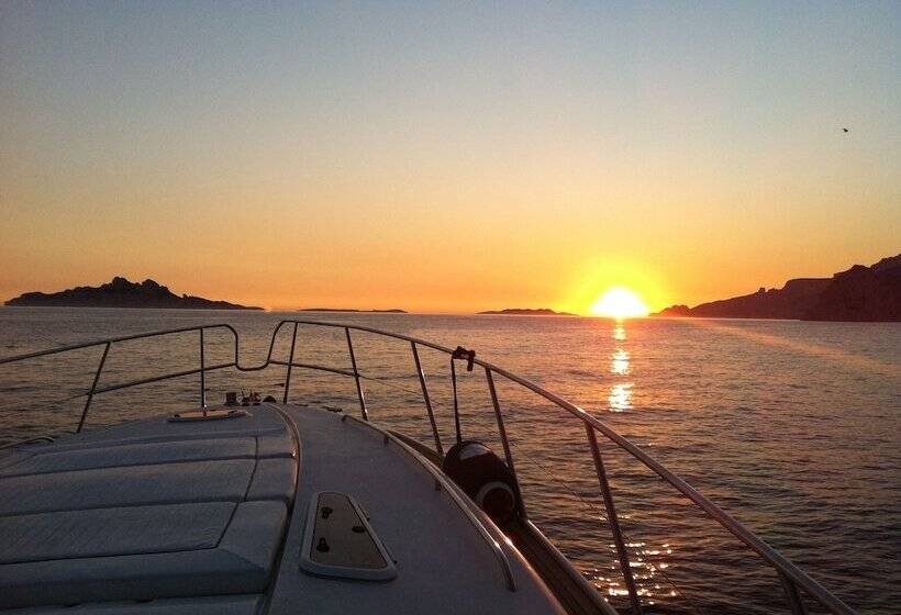 בית מלון כפרי Une Nuit à Bord Bandol