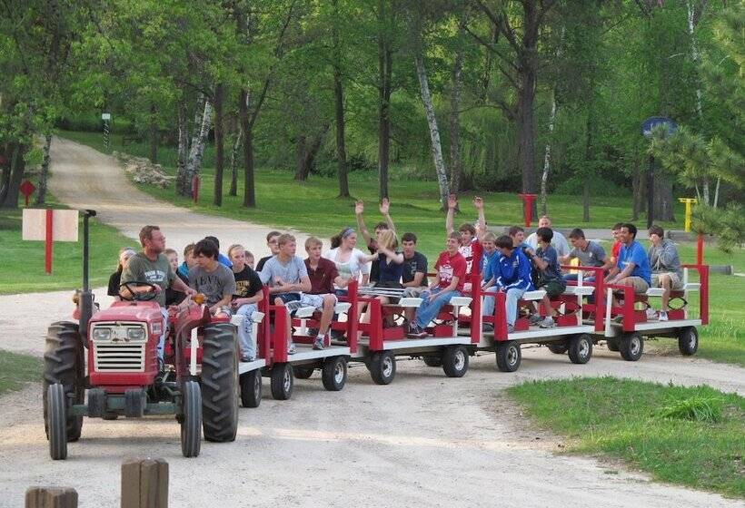 فندق Yukon Trails Rv & Camping Resort