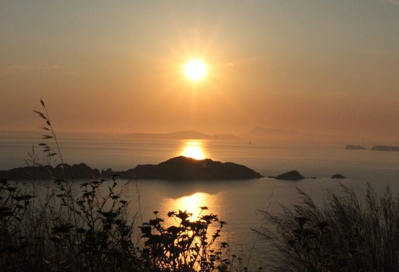 Kostas Apartments & Studios